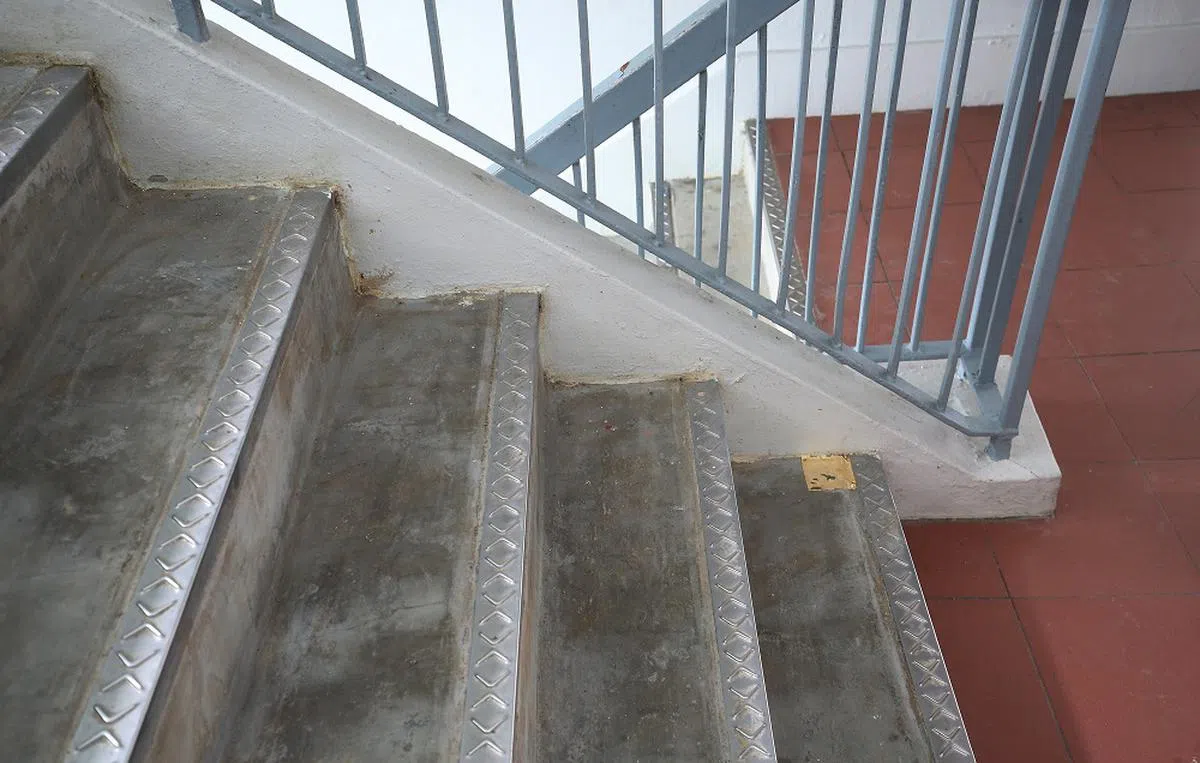 当年的“金梯”如今只剩下一小块金箔作为纪念。（联合早报）