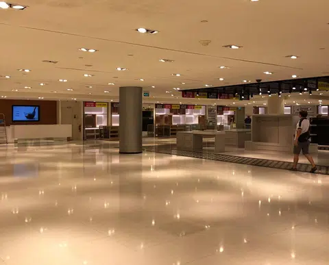 最后的罗敏申。162年辉煌历史化为一室空荡荡……（卢丽珊摄）