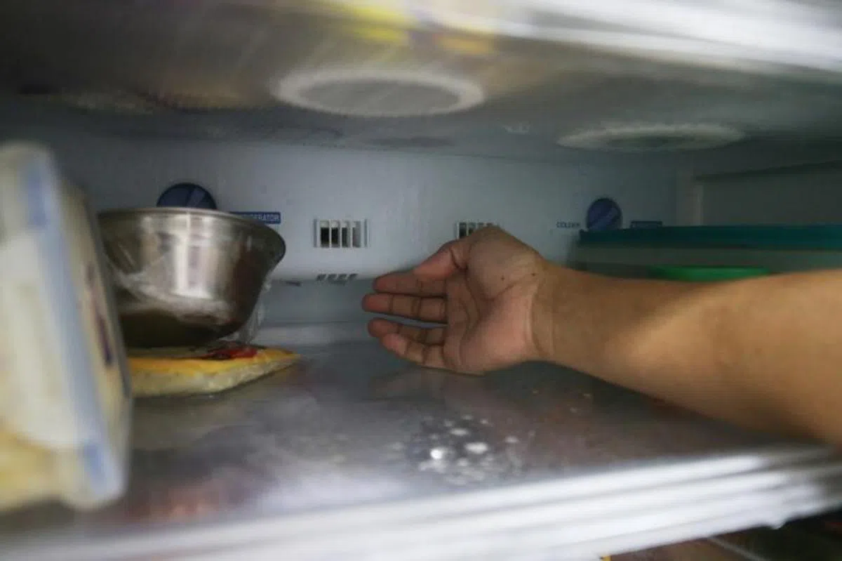  尸骸藏冰箱示意图。（新明日报） 