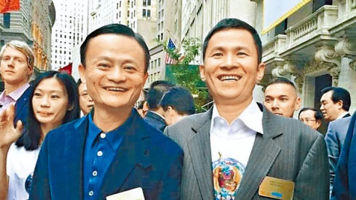 钱峰雷（右）与马云是挚友。（互联网）
