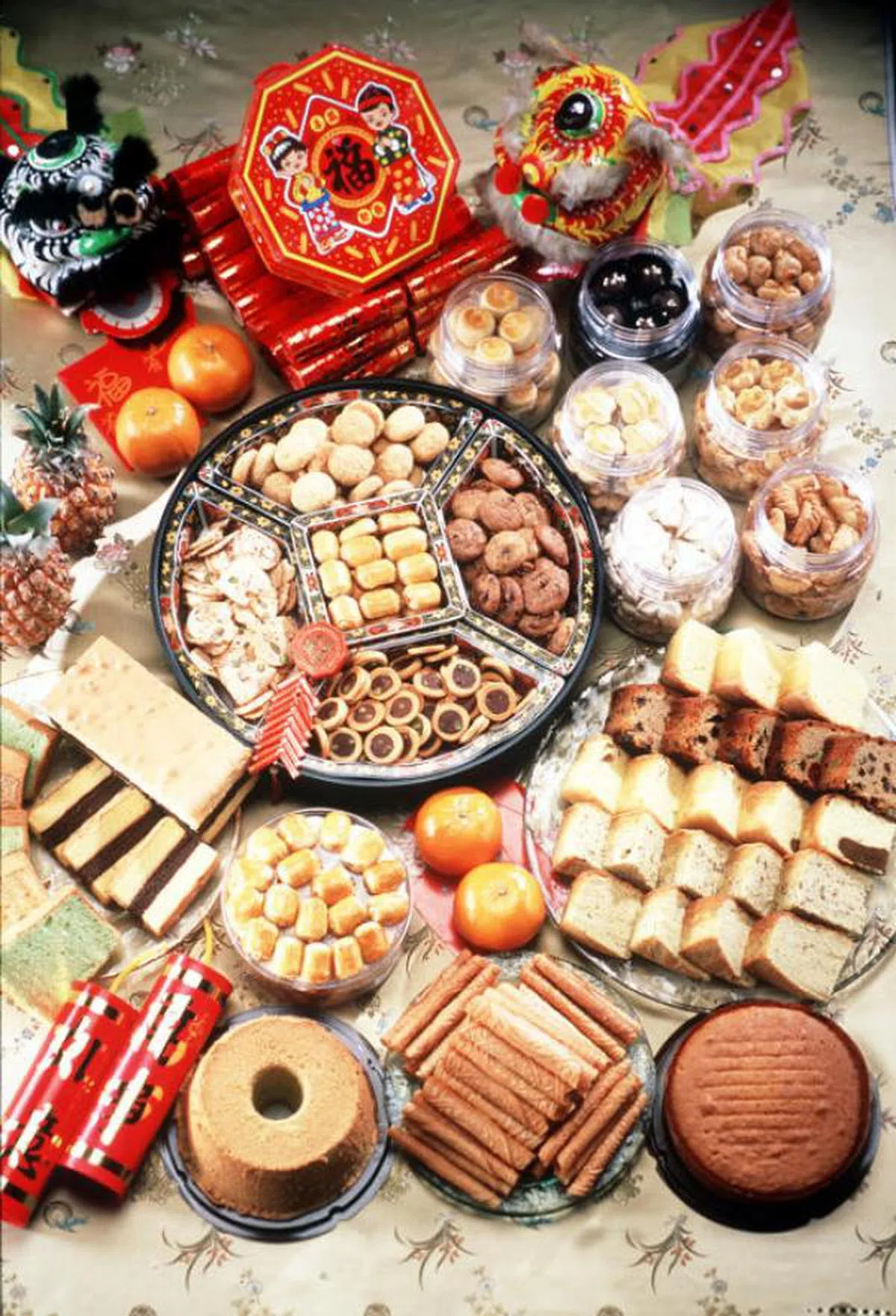  蛋糕点心等农历新年美食热量都很高。（互联网） 