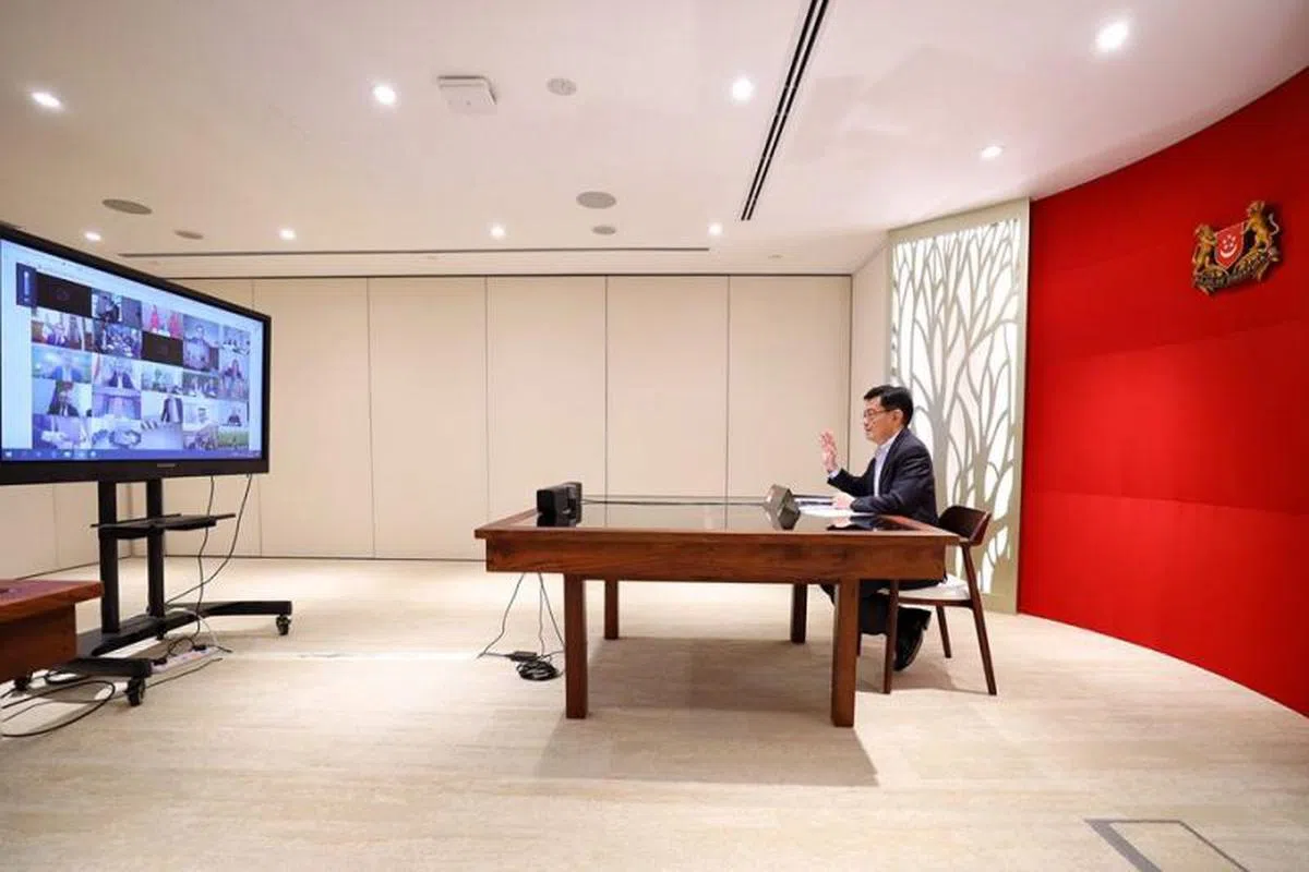  王瑞杰与20国集团财长与央行行长举行视频会议讨论加强经济合作。（王瑞杰面簿） 