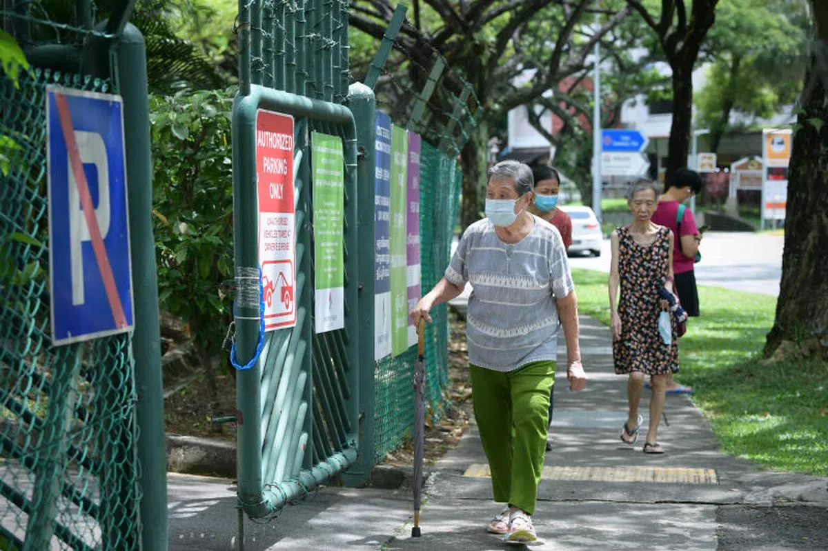想要接种提供诺瓦瓦克斯疫苗者，可到碧山联合检测与疫苗接种中心、裕廊综合诊疗所以及义顺综合诊疗所。（海峡时报）