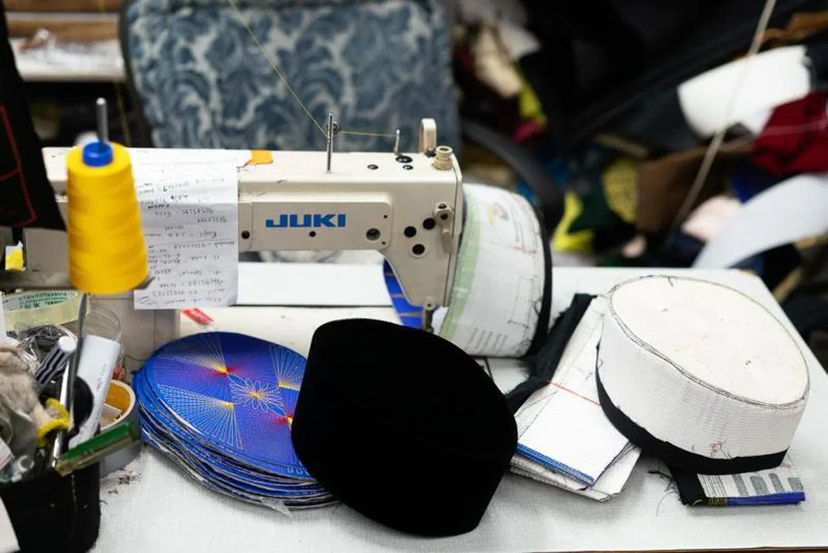 制作宋谷帽的基本材料。（蔡家增摄）