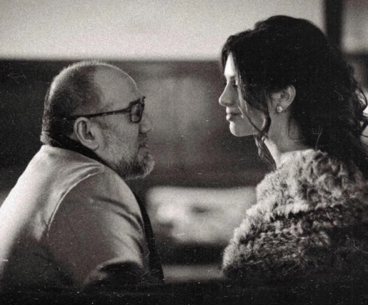  2018年11月，吉兰丹苏丹莫哈末五世（左）放弃最高元首之位，和奥克萨娜结婚生子。（@rihanapetra Instagram） 