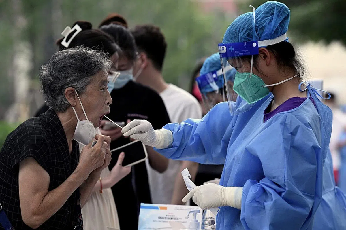 专家警告，人口减少以及老龄化危机，将会是中国经济势必得面对的最深远及有害的议题之一。（法新社）