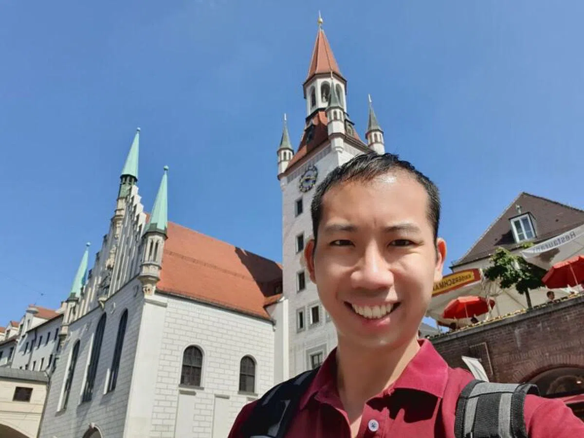 Milelion 创办人黄宣明在德国的留影，当地户外场所允许不戴口罩。（黄宣明）