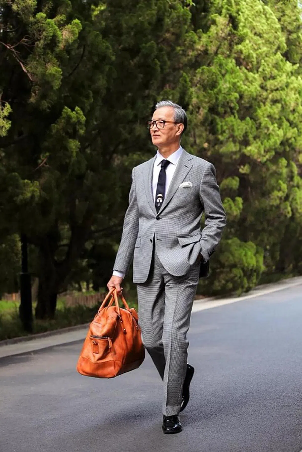  不看脸只看身材打扮，是不是像极一个30来岁的年轻人？（互联网） 