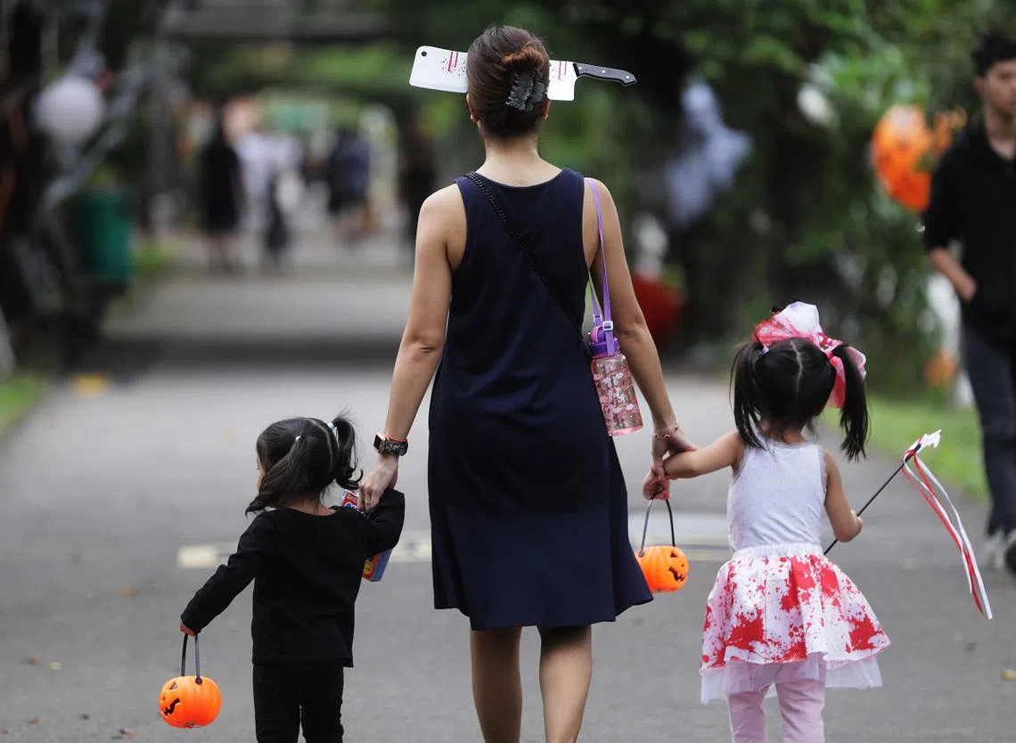 东部的奥匹拉住宅区（Opera Estate）10月28日举办万圣节活动。（海峡时报）