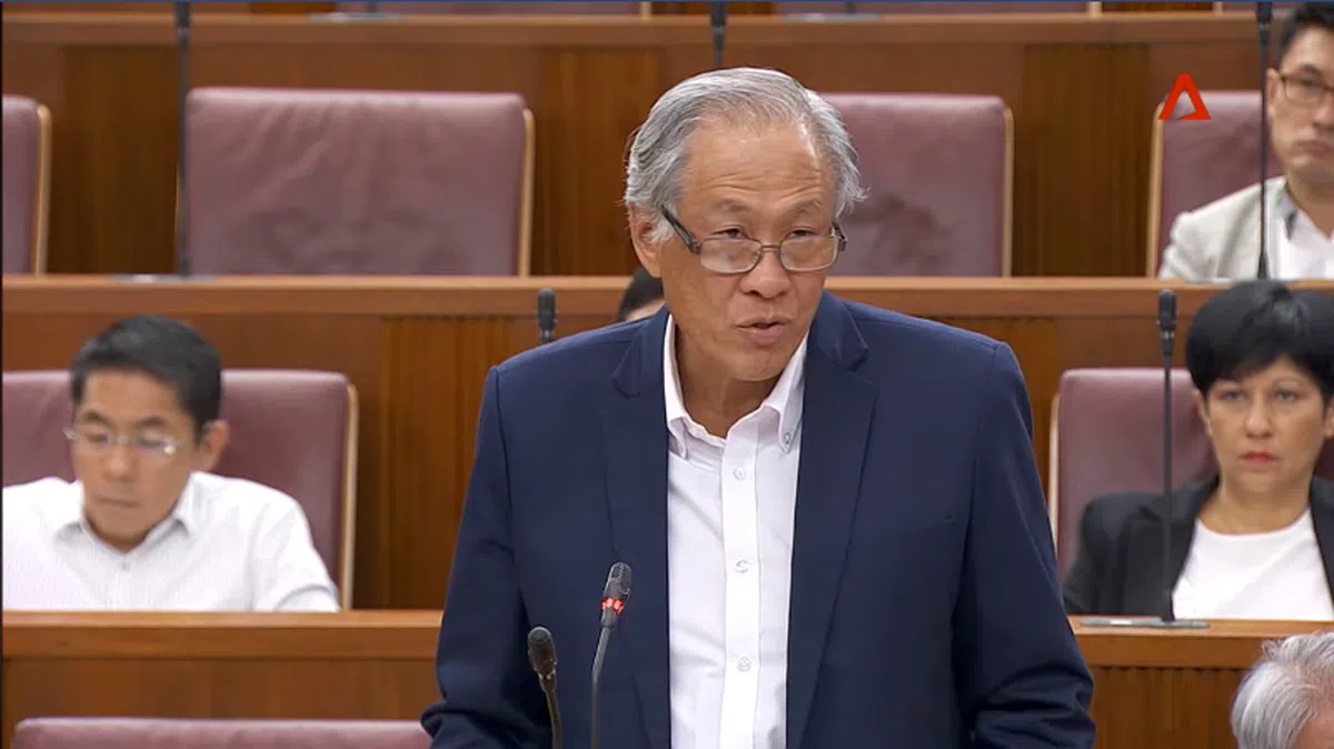  国防部长黄永宏医生今天在国会列明国防部拒绝戴维斯缓役申请的三大原因。（Gov.sg视频截图） 