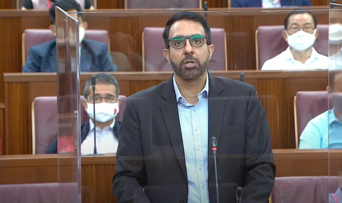 毕丹星今午首度以国会反对党领袖身份在议会发表演说。（GOV.SG）