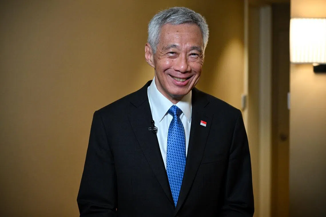 李显龙总理将在5月15日正式交棒给黄循财。（海峡时报）