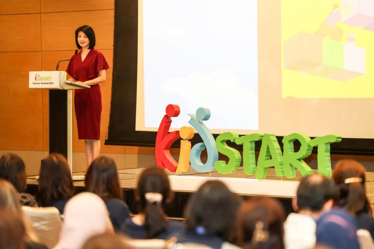 政府所推出的幼儿培育辅助计划（KidSTART）的家访服务，对促进低收入家庭的亲子互动以及孩童身心发展，发挥着显著的作用。（联合早报）