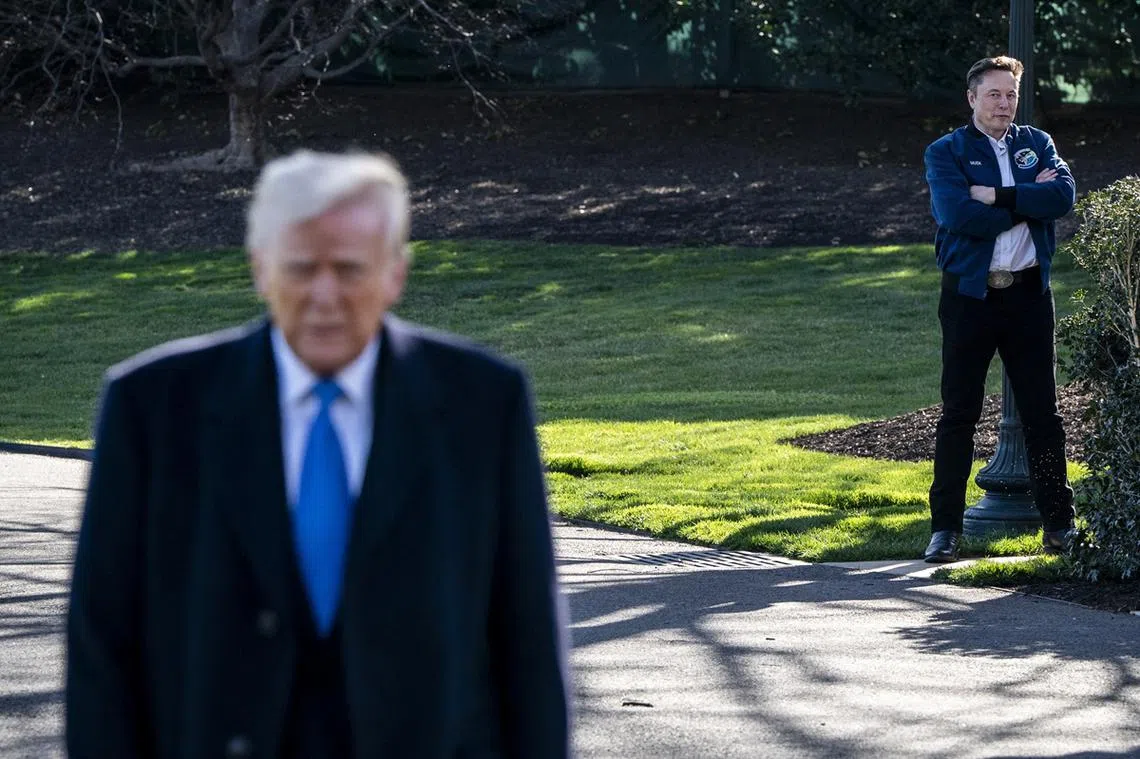 一度是好哥们的特朗普（左）和马斯克（右）公开开撕。（纽约时报）