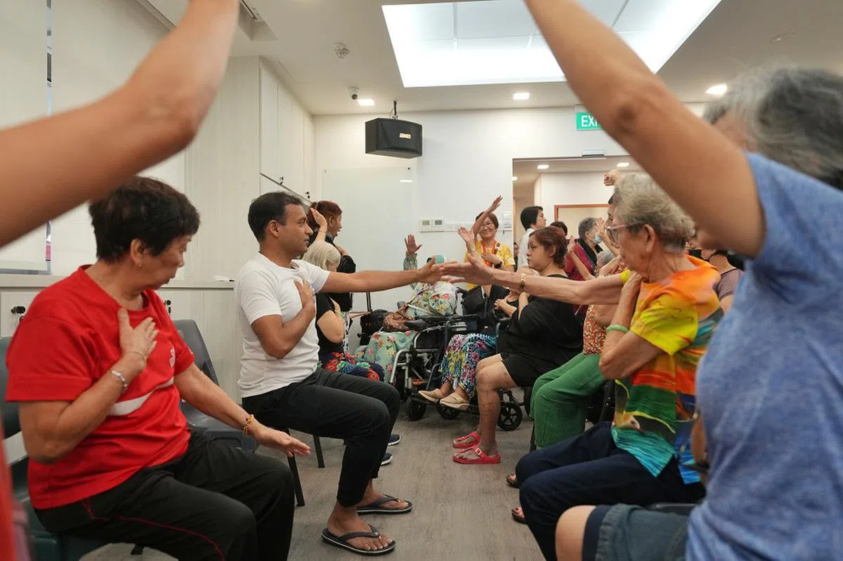 有空多陪陪老人家。（联合早报）