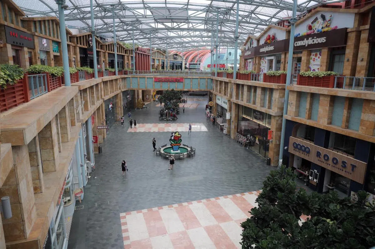  圣淘沙名胜世界冷冷清清。（海峡时报） 