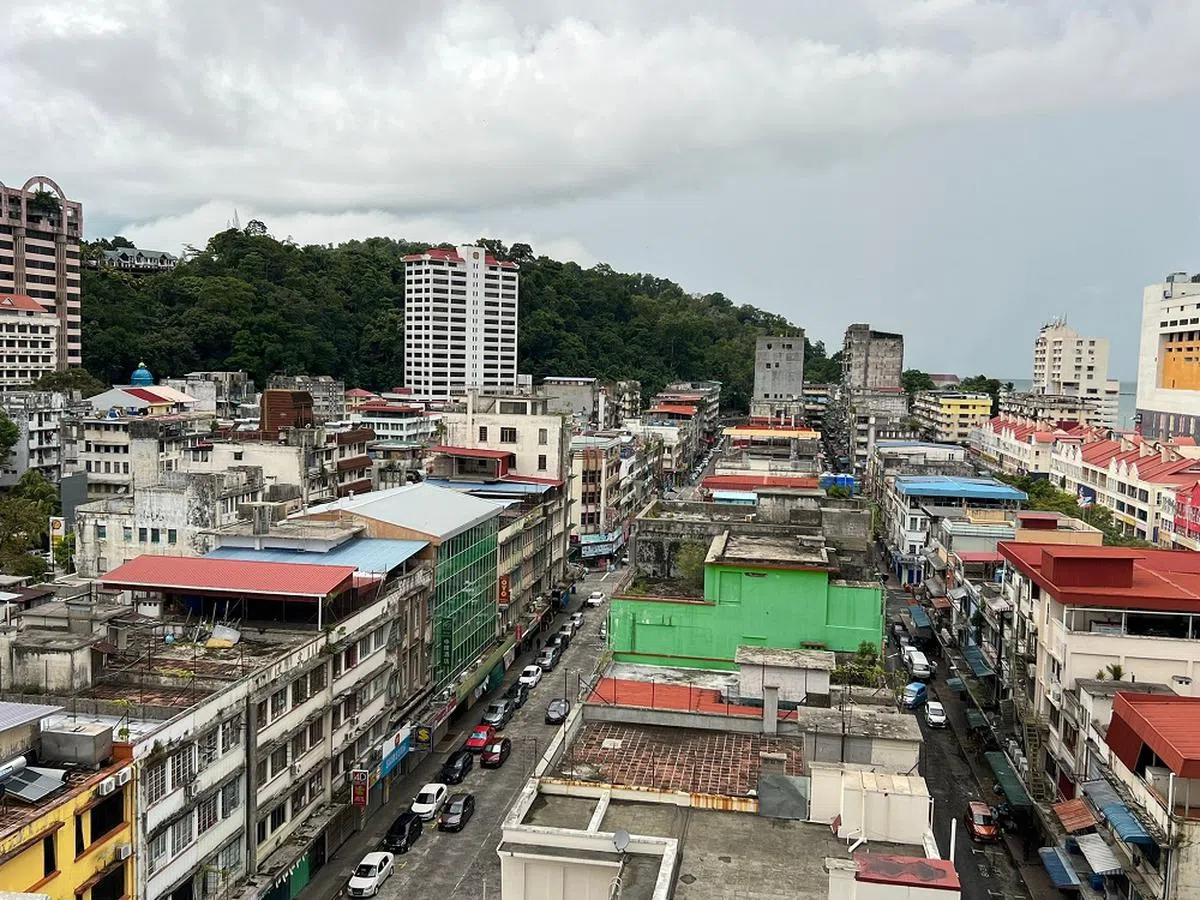 山打根城市面貌。（叶孝忠摄）
