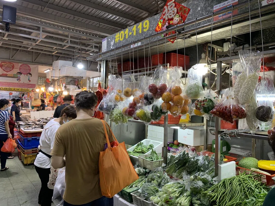 新加坡难敌外部因素冲击，核心通胀率持续上升。（联合早报）