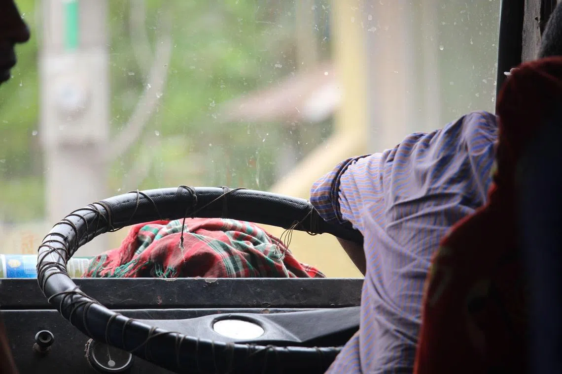 本地一家私人巴士业者开出优渥条件聘请巴士司机。（Alamy示意图）