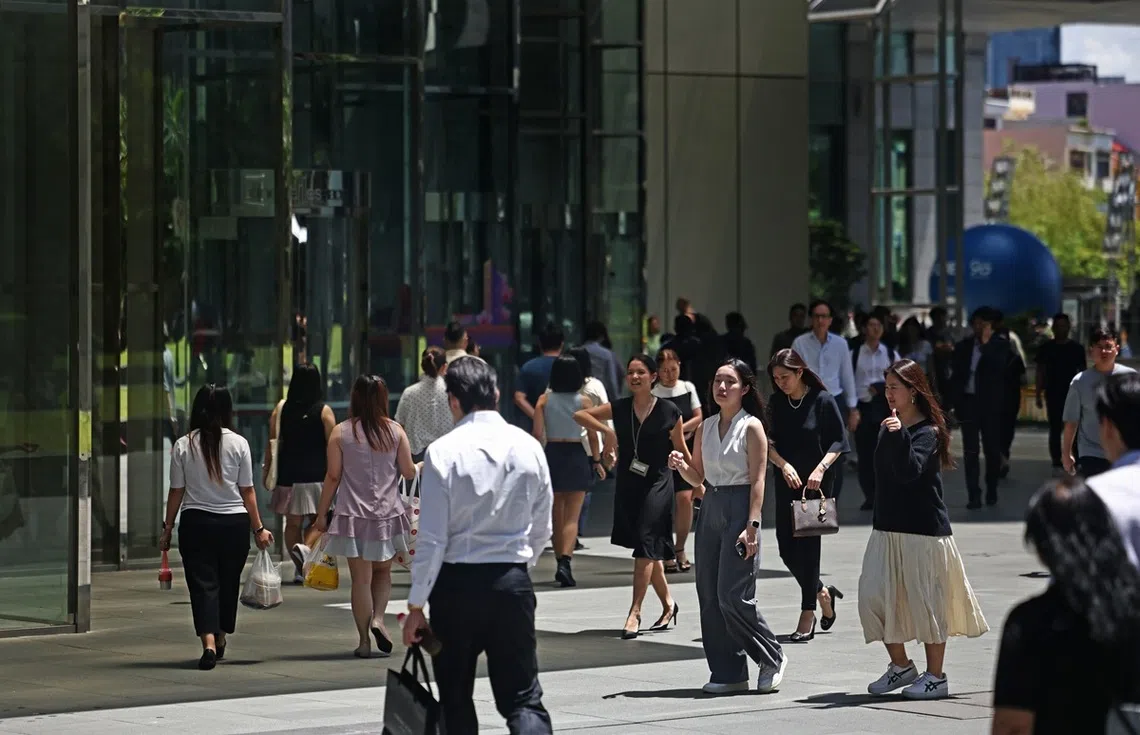 新加坡稳定的政治环境及具一致性的政策，是吸引全球专才的加分项目。