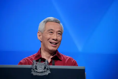 李显龙总理在国庆群众大会演讲中提出应对海平面上升的100年1000亿配套。