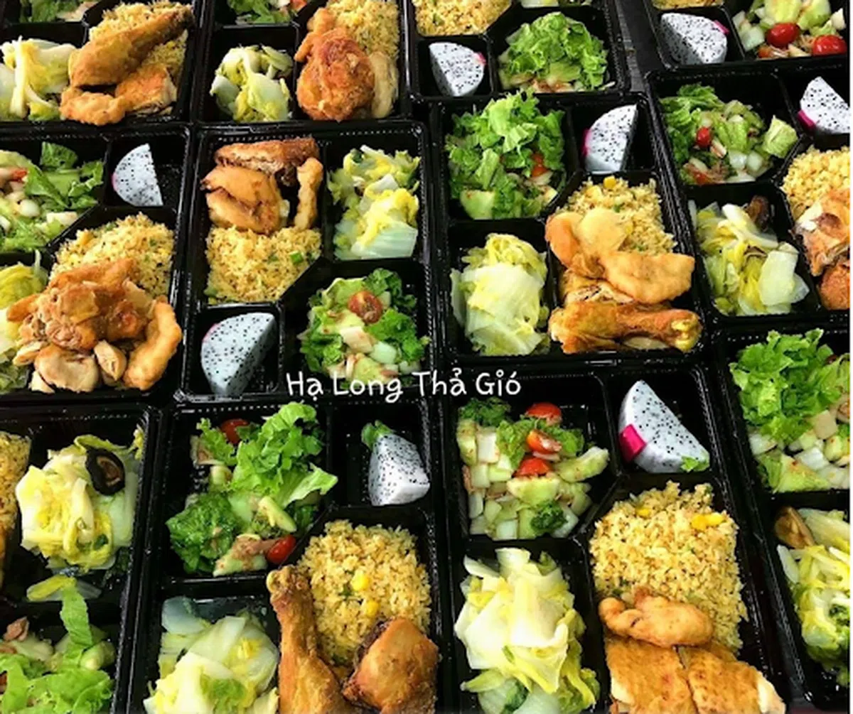  妥妥的色香味俱全式便当。（Ha Long Tha gio面簿） 