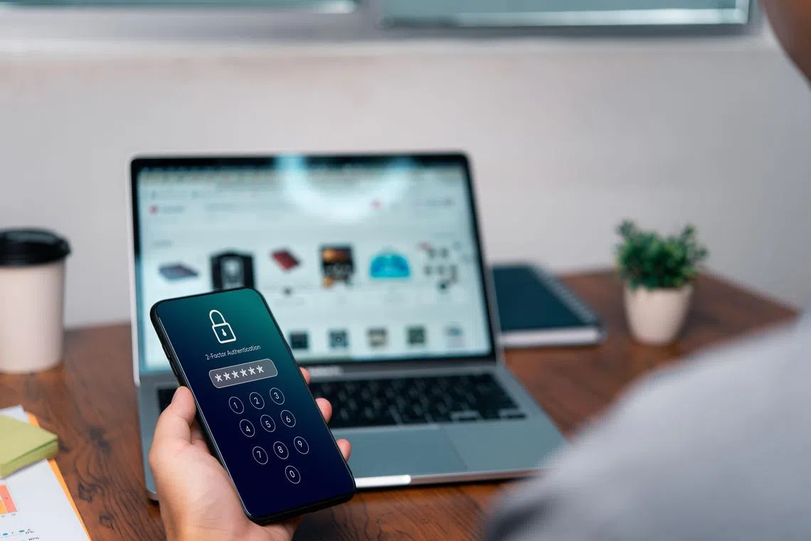 本地银行将在接下来三个月逐步让用户停用一次性密码（OTP）。（Alamy）