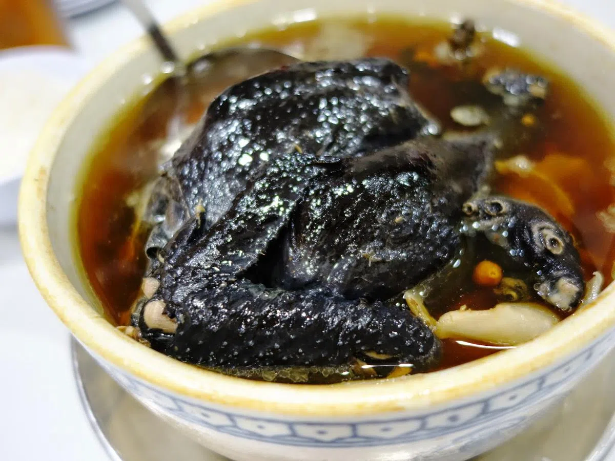  招牌菜：乌鸡汤（25元） 