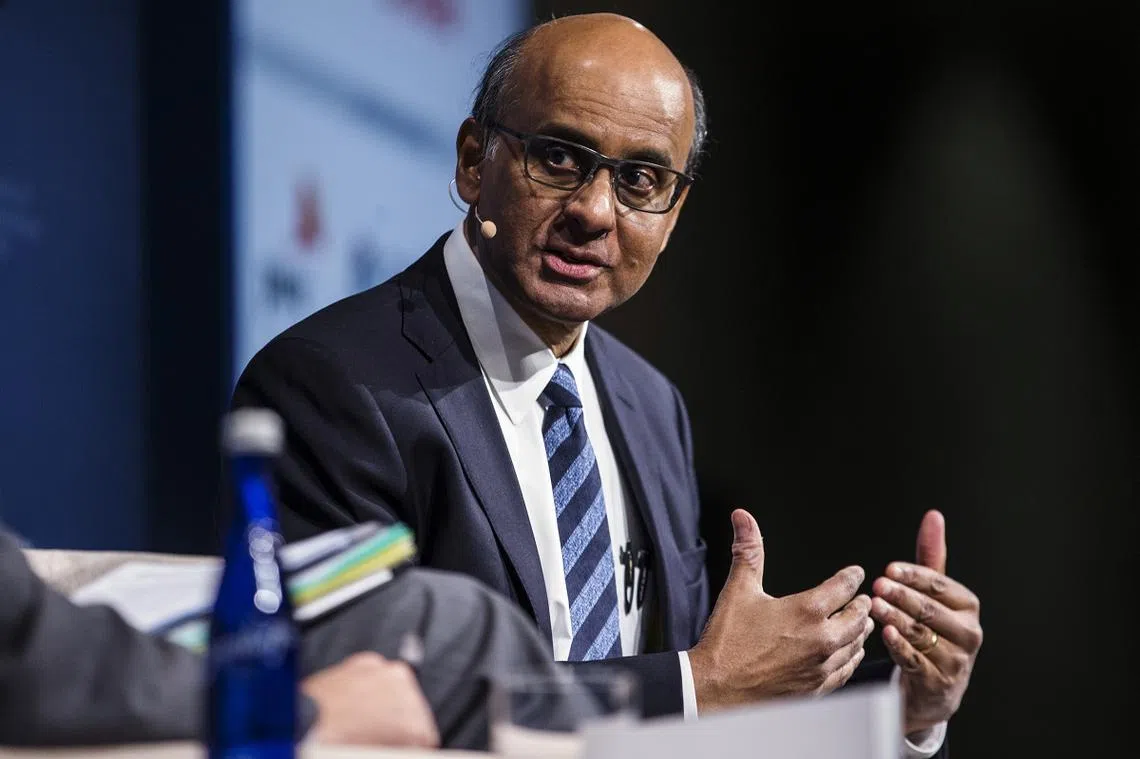 国际金融协会把首届“杰出领导与服务奖”颁发给我国国务资政兼社会政策统筹部长尚达曼，表扬他在国际金融治理与公共服务方面的贡献。（彭博社）