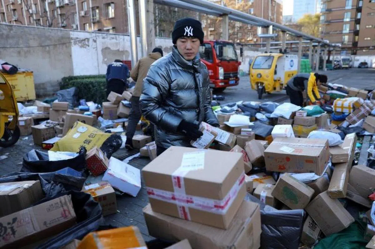 北京当局敦促市民处理国际包裹时应保持警惕。（路透社）