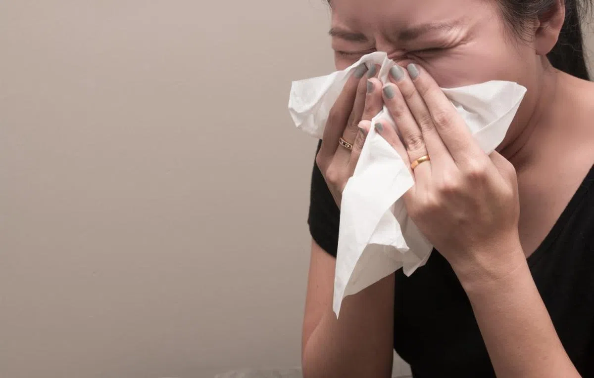 随着病毒一再变异，重复感染必将成为新常态。（互联网）