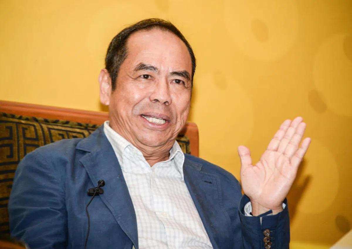  第一家集团创办人魏成辉，在2015年11月12日在中华总商会举办的新加坡建国50周年杰出华商奖系列分享会上，与在场多名商人分享创业经验与心得。(联合晚报） 