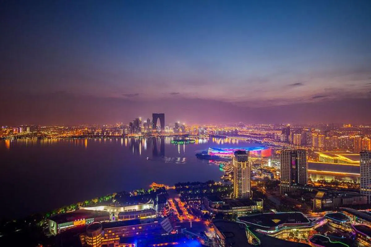  苏州工业园夜景（王瑞杰面簿） 