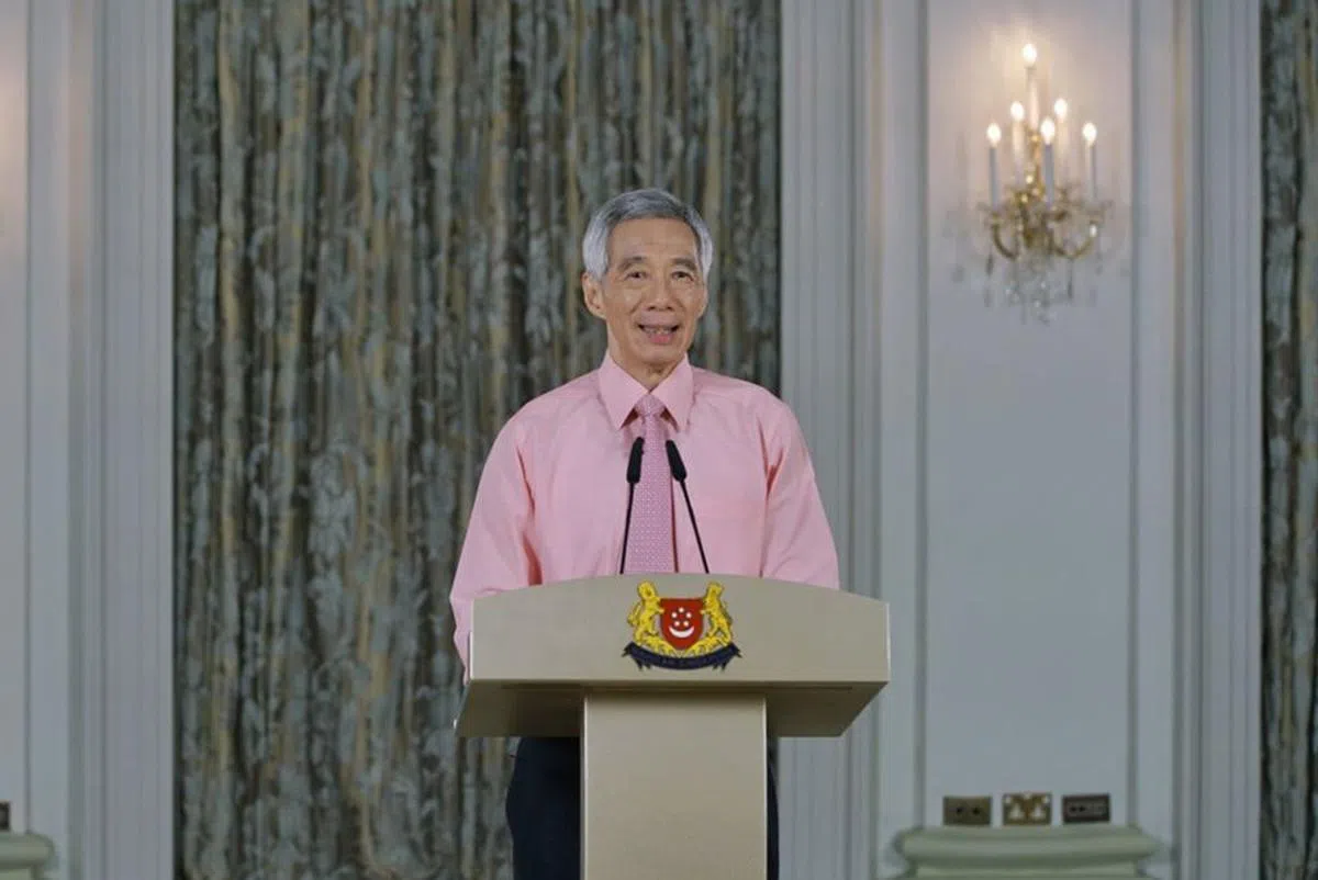  李显龙总理：政府也明白疫情持续恶化，因此，我们已经在筹备下一阶段的经济支援配套。 （李显龙面簿） 