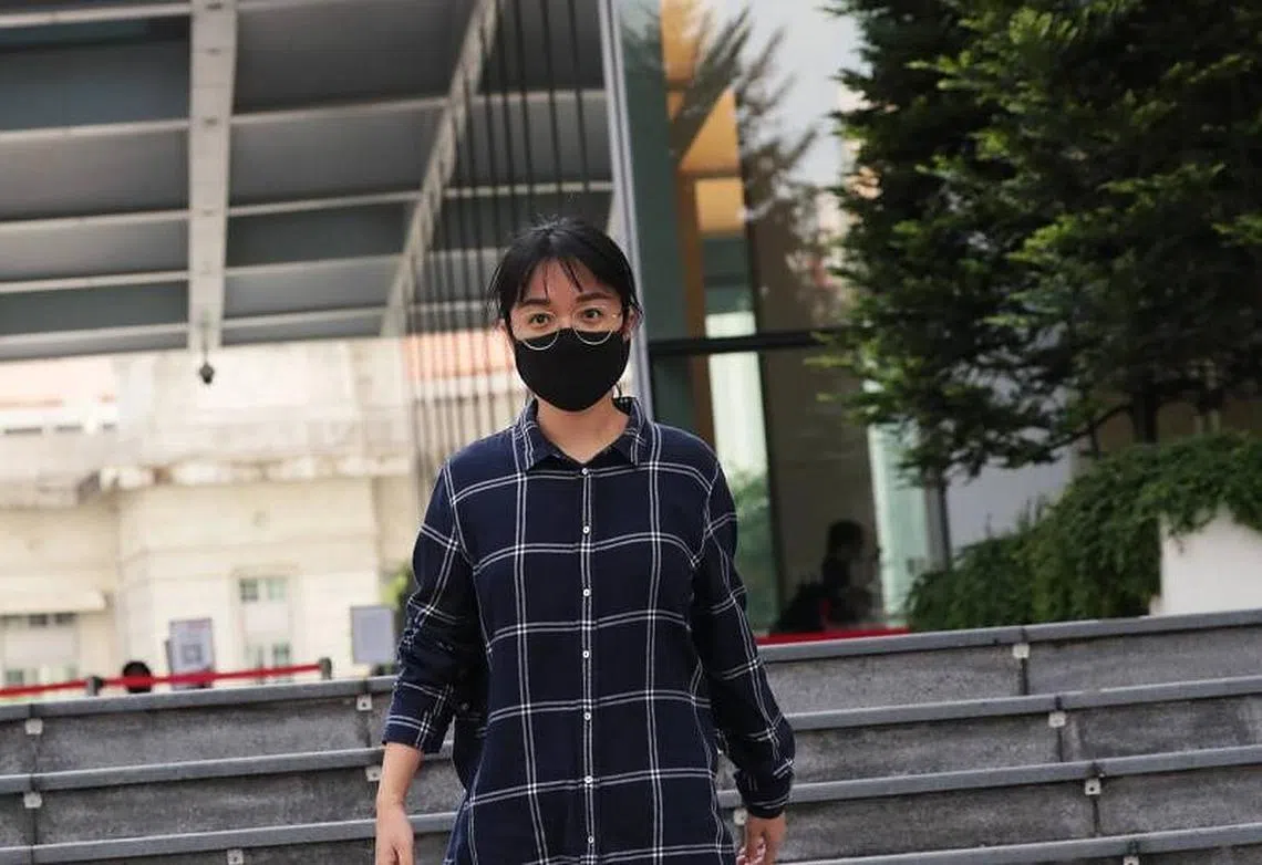 2020年3月16日至4月16日，赵征（图）涉嫌22次将当日新增冠病数提早分享至一个49人的微信私人群组内，还擅自帮女友人查询一名冠病患者资料，被控抵触官方机密法令和滥用电脑法令。（海峡时报）