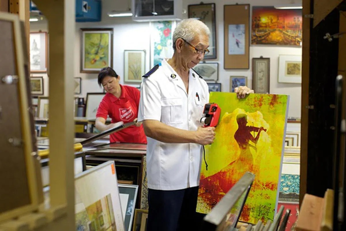  物品将会在分类处理被送至店面进行二次贩售。（救世军官网） 