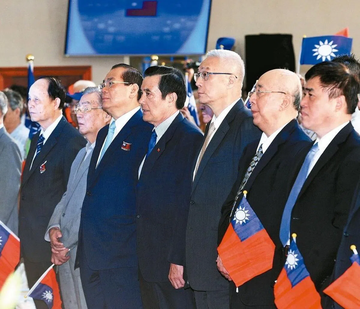  海峡交流30周年纪念大会出席人员包括了副主席郝龙斌（右起）、前主席吴伯雄、主席吴敦义、前总统马英九、副主席曾永权等。 