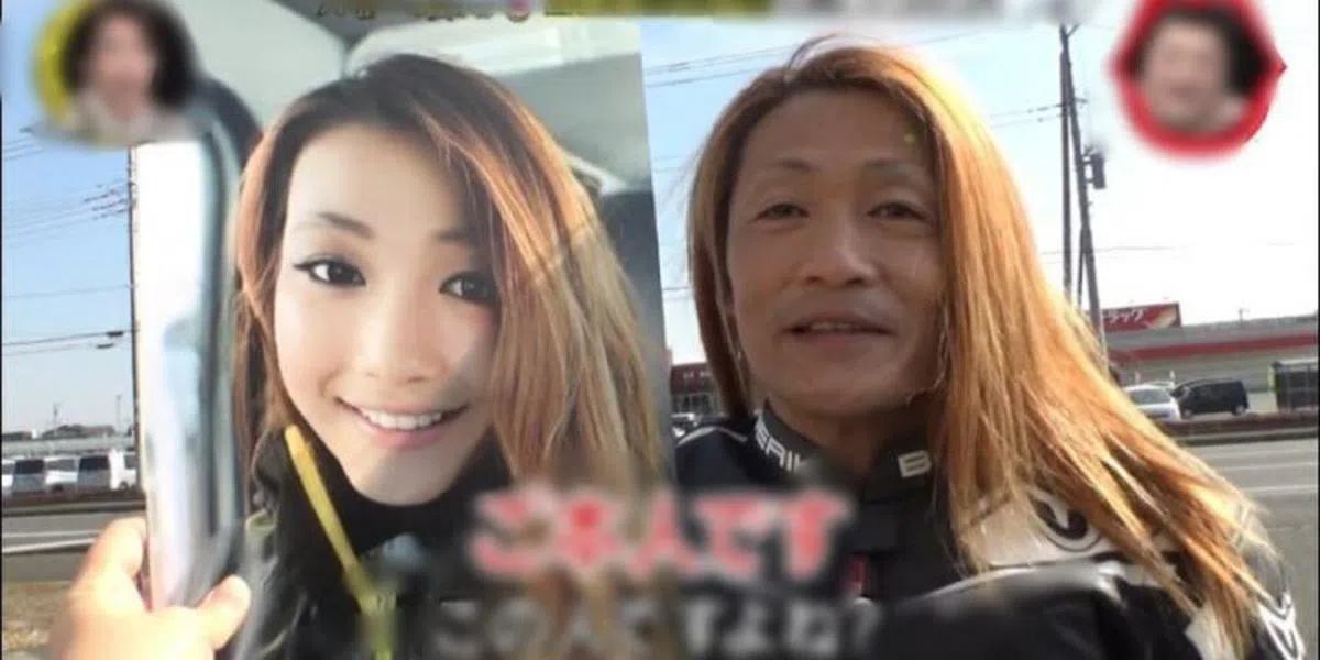  日本节目拆穿“美女重机骑士”的真面目，吓傻了观众。（互联网） 