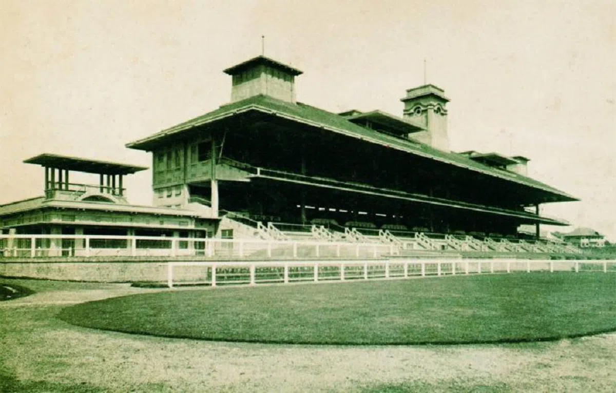 武吉知马赛马场，摄于1933年。（新加坡赛马公会脸书）