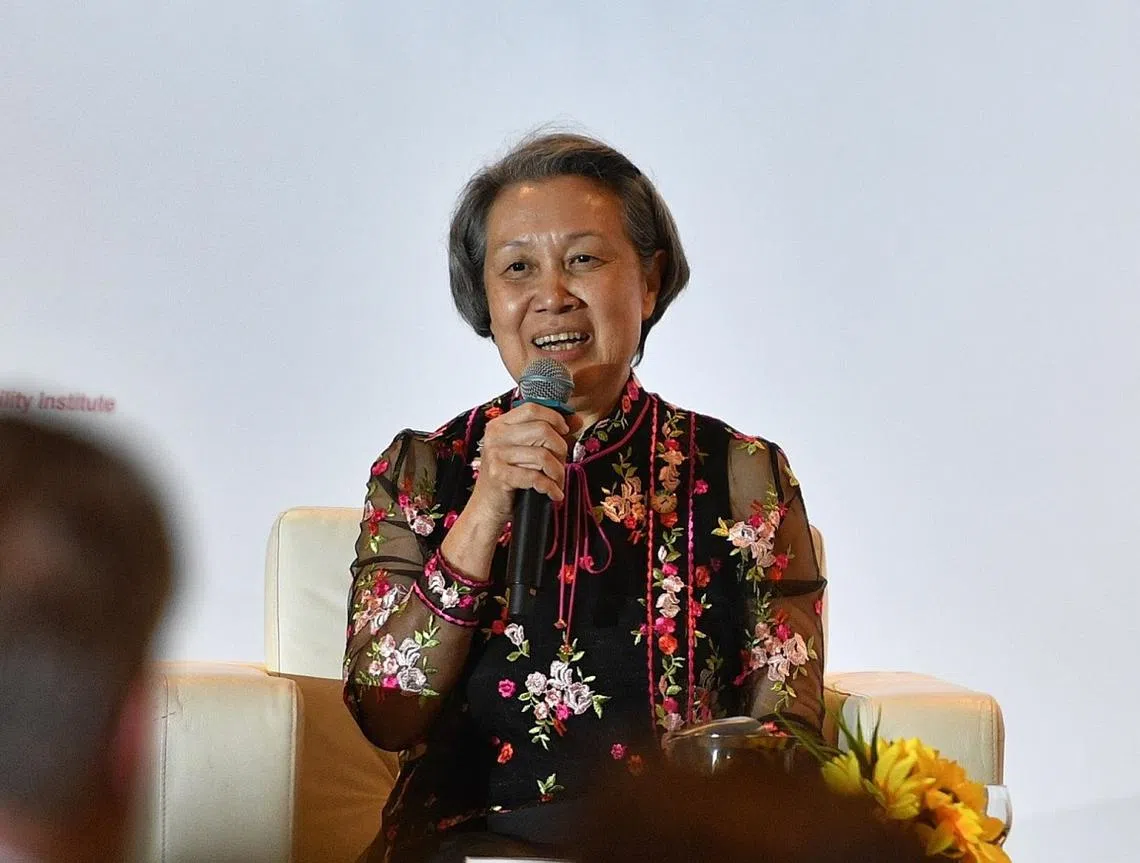 2019年11月12日，淡马锡控股首席执行长何晶受邀在由全球契约新加坡网络（Global Compact Network Singapore）举办的峰会上发表主旨演讲。（海峡时报）