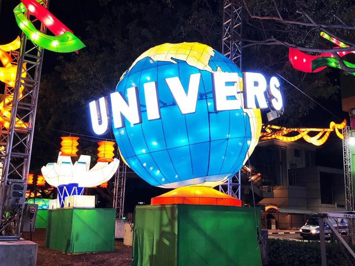  （Chinatown Festivals面簿） 