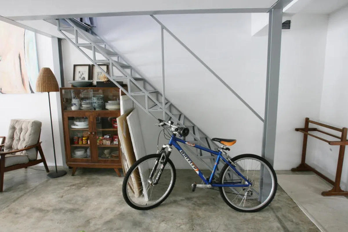 有屋主在家中建夹楼层以扩展生活空间。（示范照）