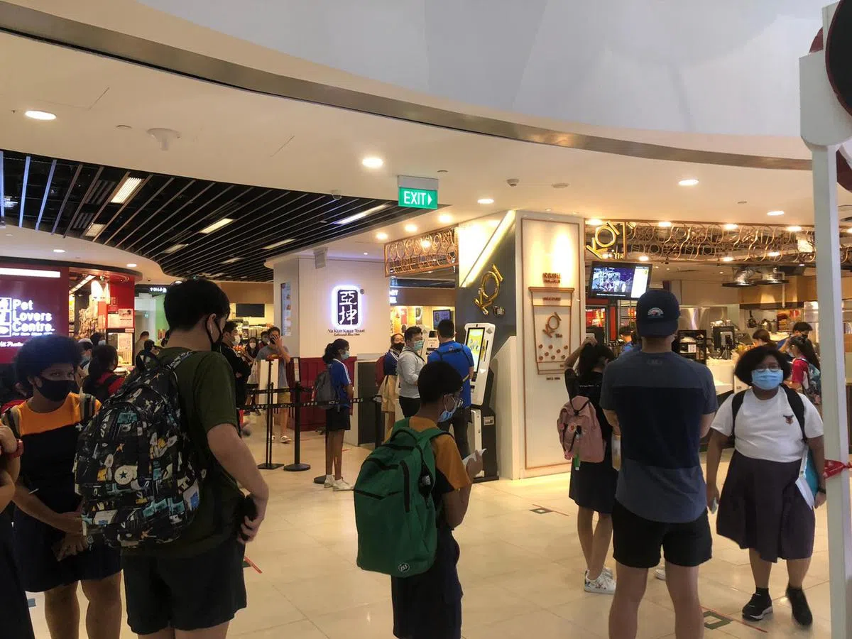  武吉班让山乐坊（Hillion Mall）的泡泡茶店KOI的等候时间至少一小时。（蚁粉提供） 