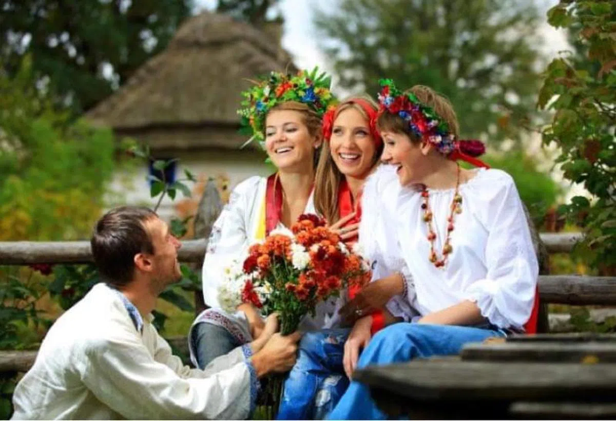 国际妇女节在乌克兰传统上是充满着鲜花、巧克力和甜蜜祝语的重要节日。（互联网）