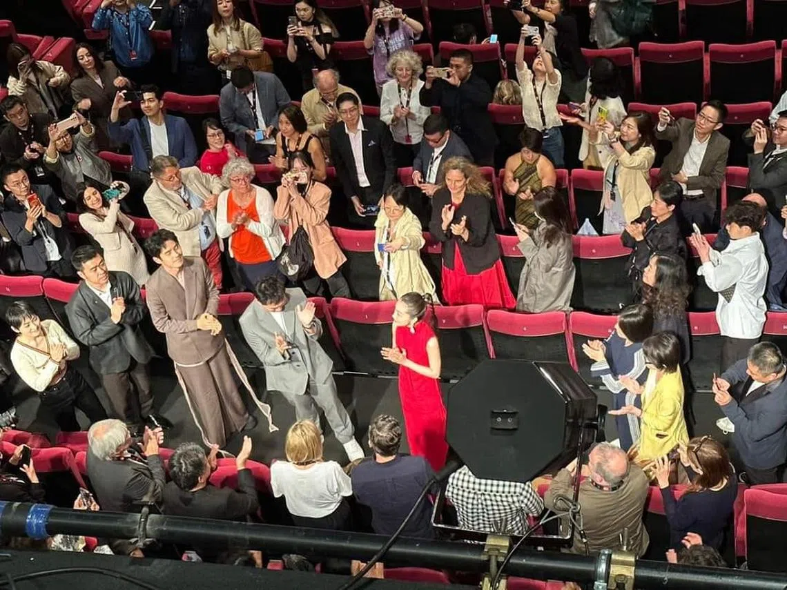 新加坡导演陈哲艺的新作《燃冬》在康城影展放映后，约千名观众起立鼓掌数分钟。（长景路电影工作室）