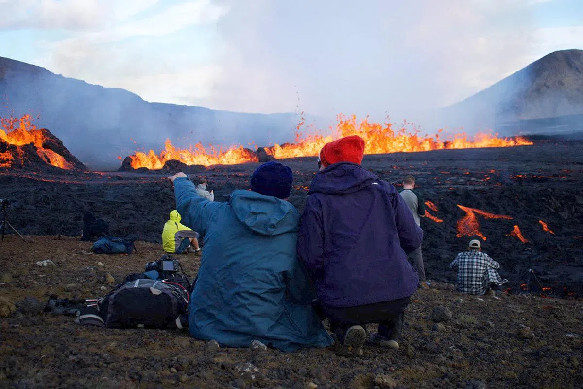 法格拉达尔火山爆发。（法新社）