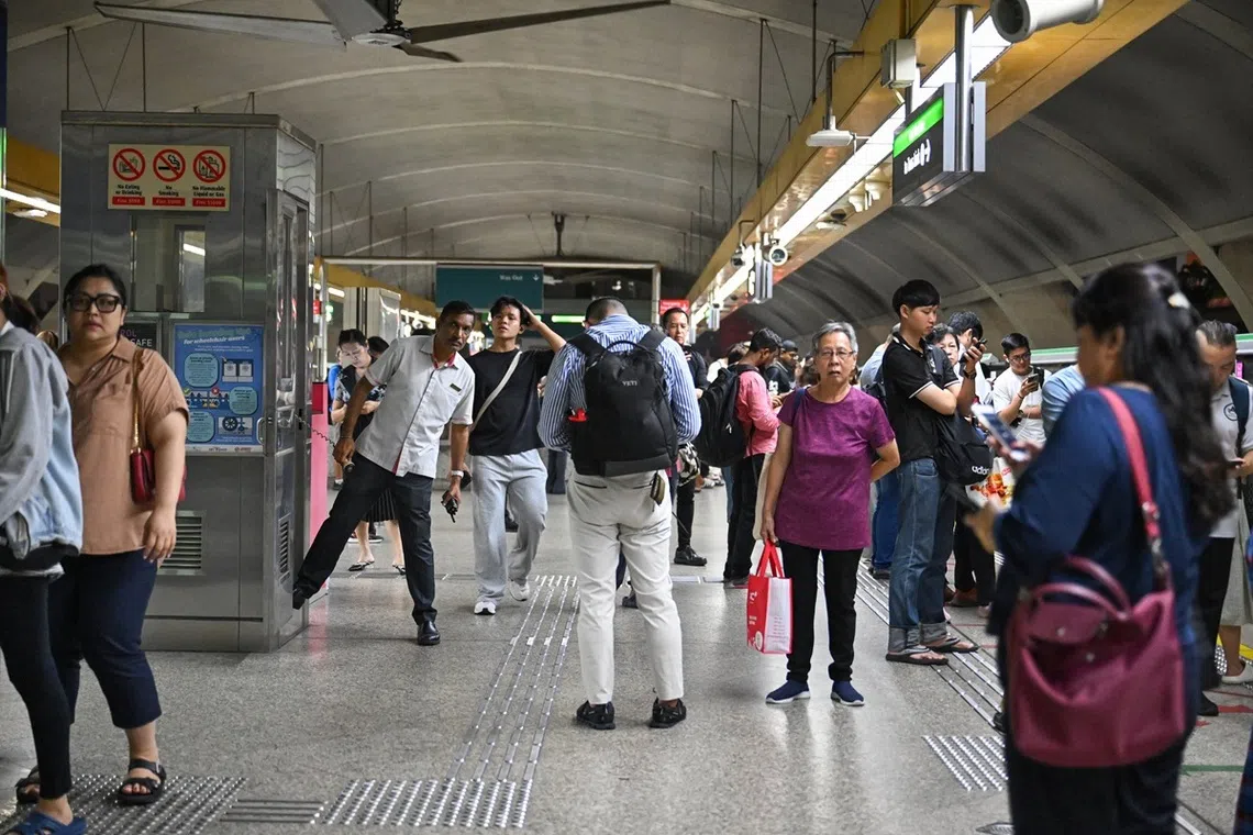 地铁东西线昨日因转轨器故障导致服务延误。