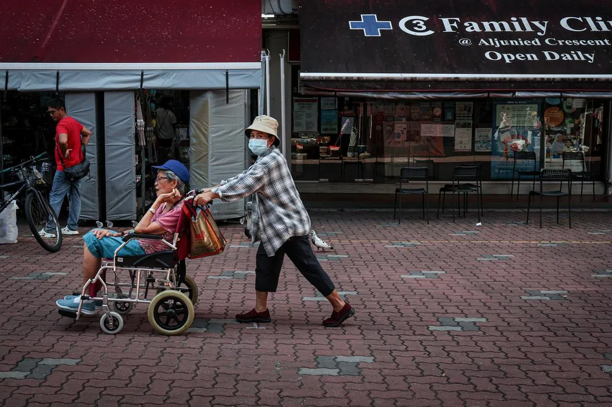 人口老龄化使大屋换小屋的现象越来越普遍。（联合早报）