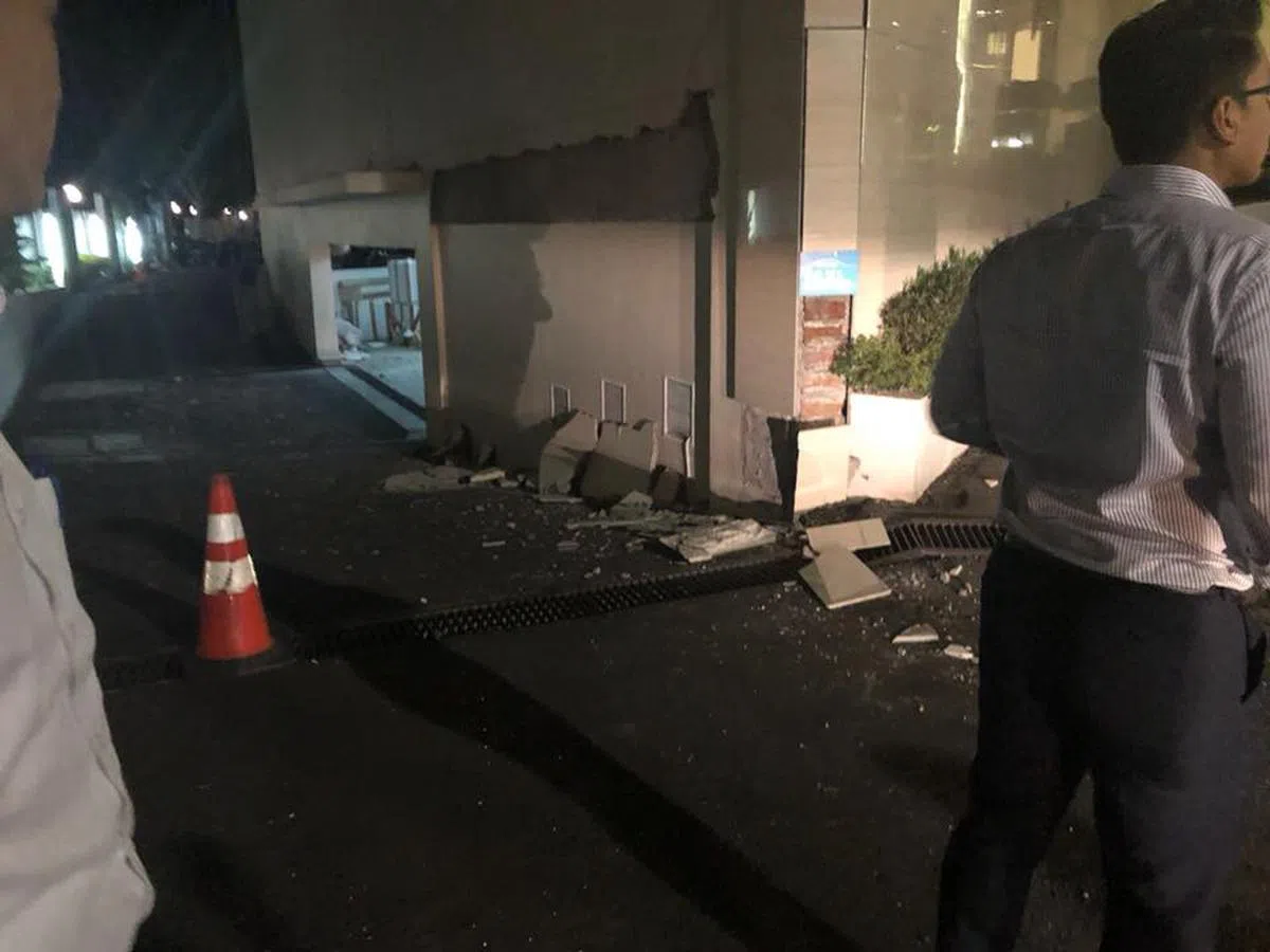  酒店外墙的情况也好不到哪里去。（尚穆根面簿） 