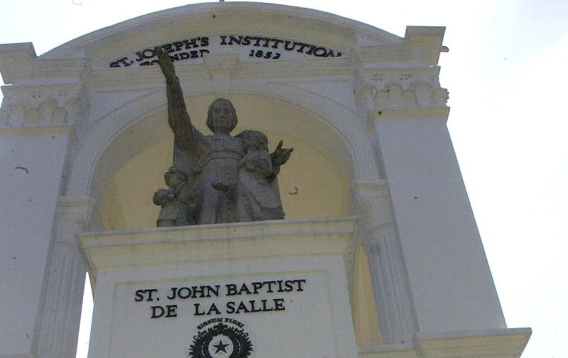 本地名校之一圣约瑟书院的外观。